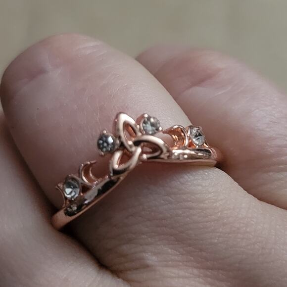 Jewelry - Celtic knot & crescent moon ring, size 6, rose gold color